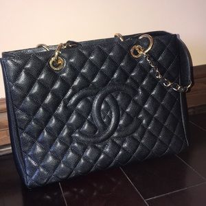 CHANEL QUILTED CAVIAR GRAND